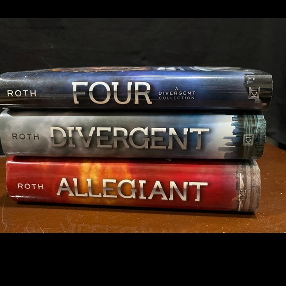Divergent 4 Book Boxed Set - Picture 3 of 6